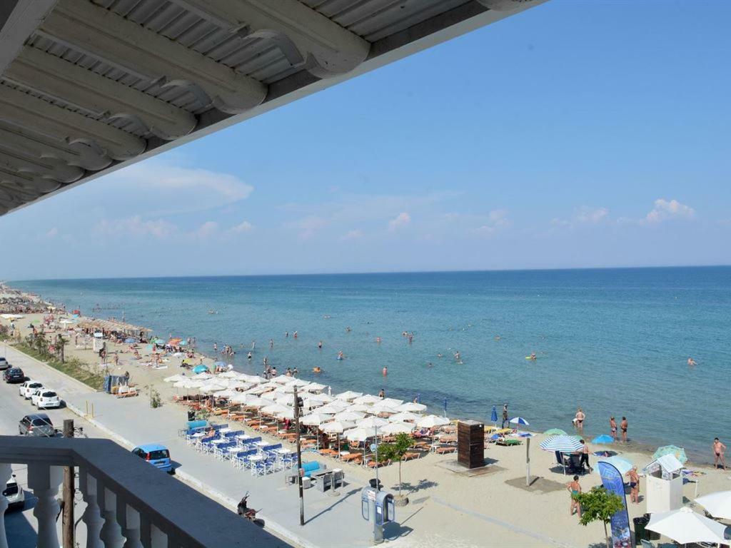 Atlantis Hotel Paralía Екстериор снимка